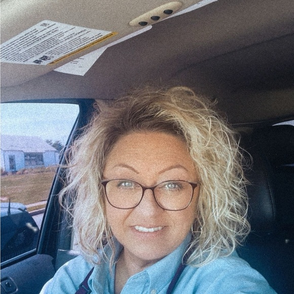 Meet your Posher, Tabbitha - Picture 1 of 1